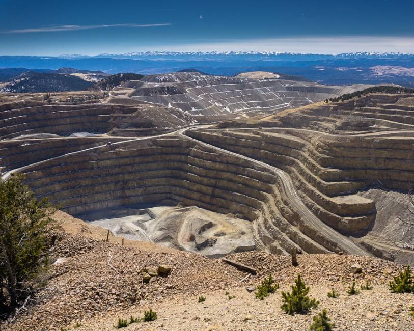 Newmont investe US$100 mi para desenvolver transporte elétrico a bateria