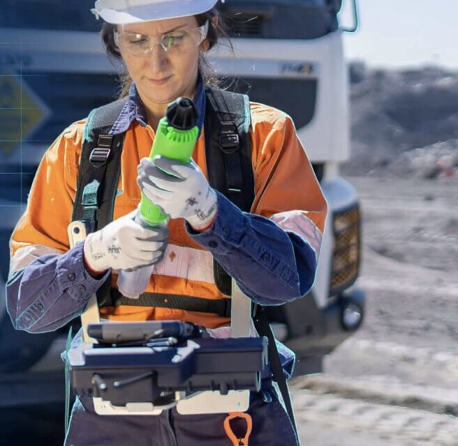 Explosivos de energia variável e detonadores sem fio otimizam mineração